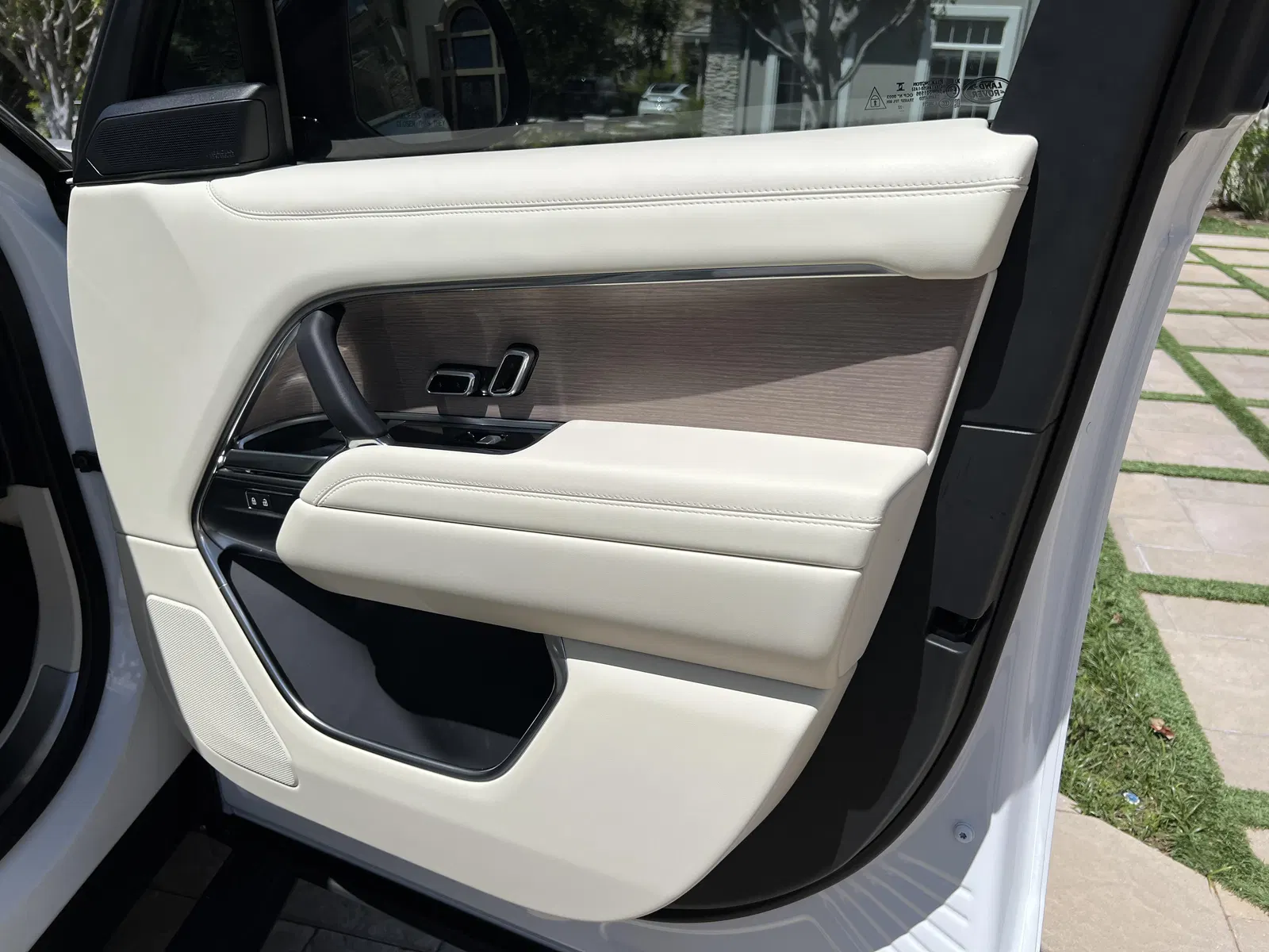 2023 Range Rover P530 SE - Twin-Turbo V8, $12,585 in Options, AWD, Mostly Unmodified