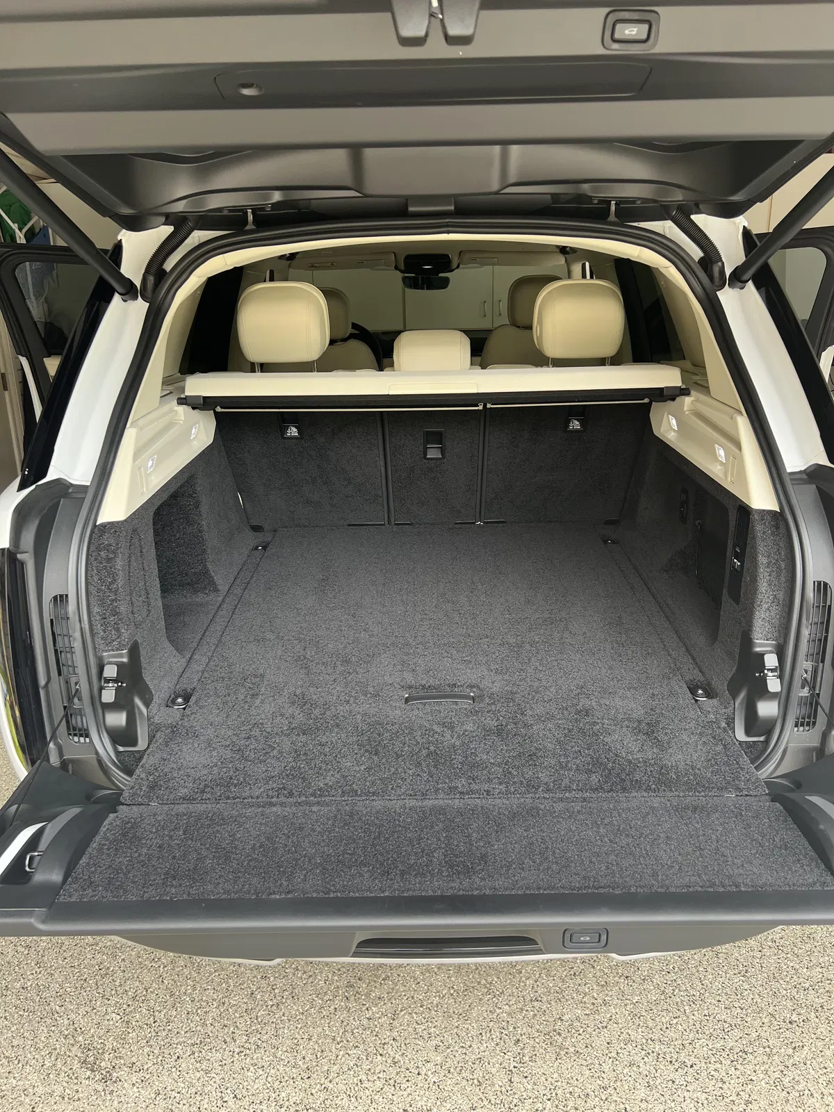 2023 Range Rover P530 SE - Twin-Turbo V8, $12,585 in Options, AWD, Mostly Unmodified
