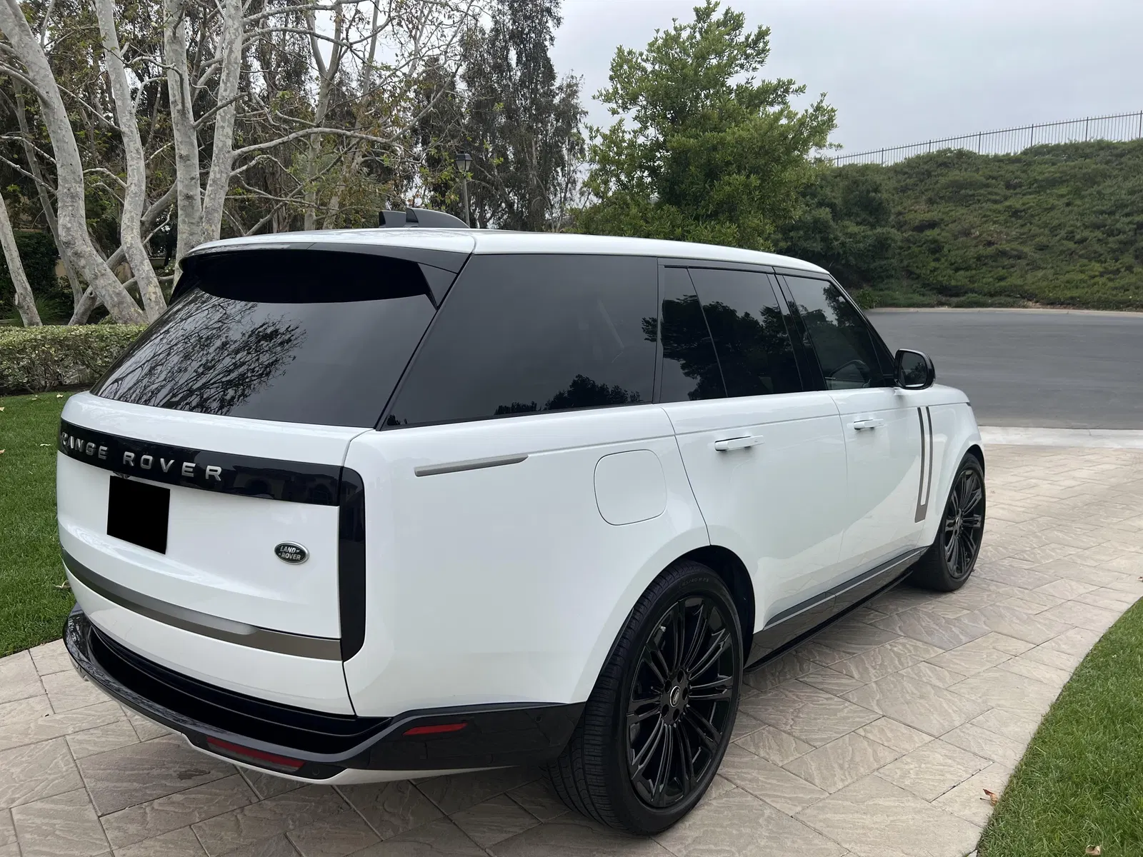 2023 Range Rover P530 SE - Twin-Turbo V8, $12,585 in Options, AWD, Mostly Unmodified