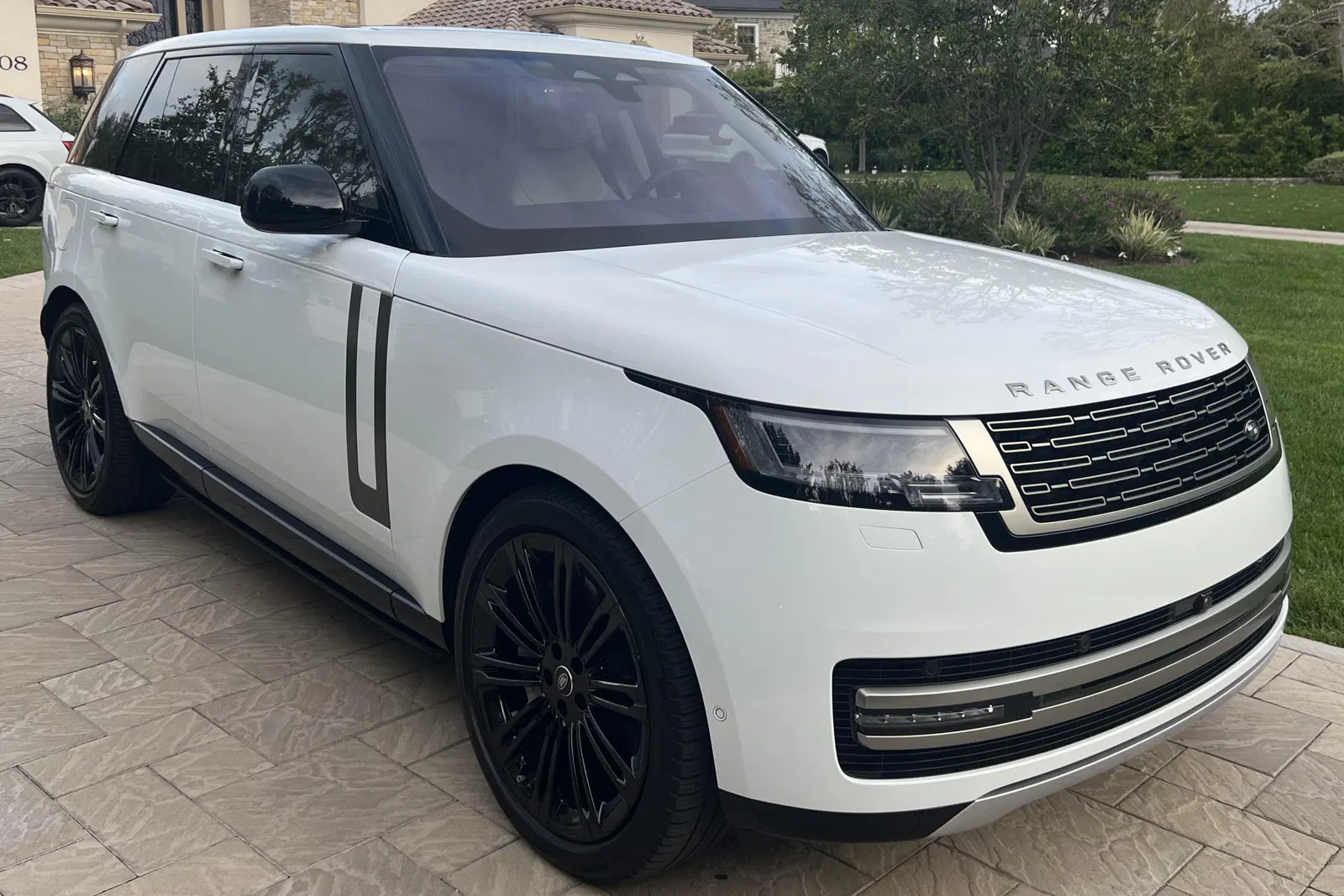2023 Range Rover P530 SE - Twin-Turbo V8, $12,585 in Options, AWD, Mostly Unmodified