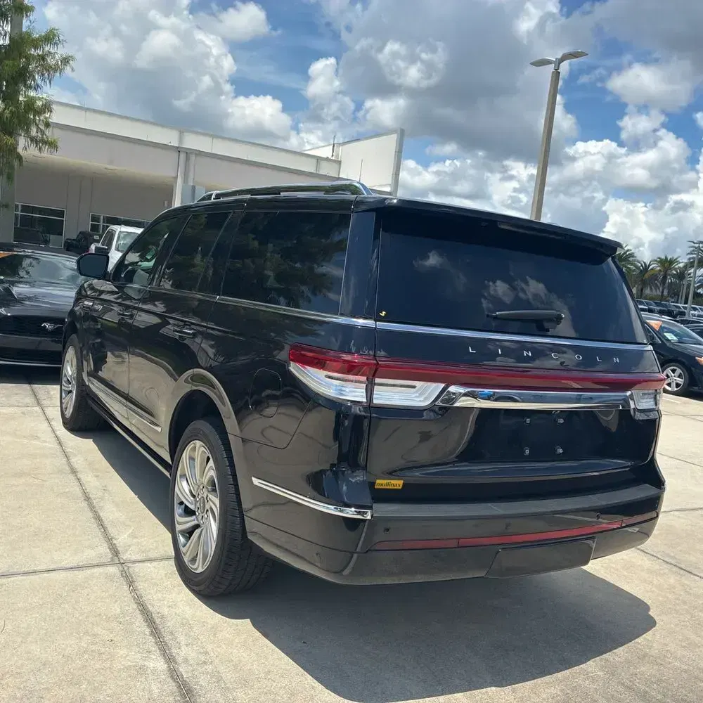 2024 Lincoln Navigator Premiere