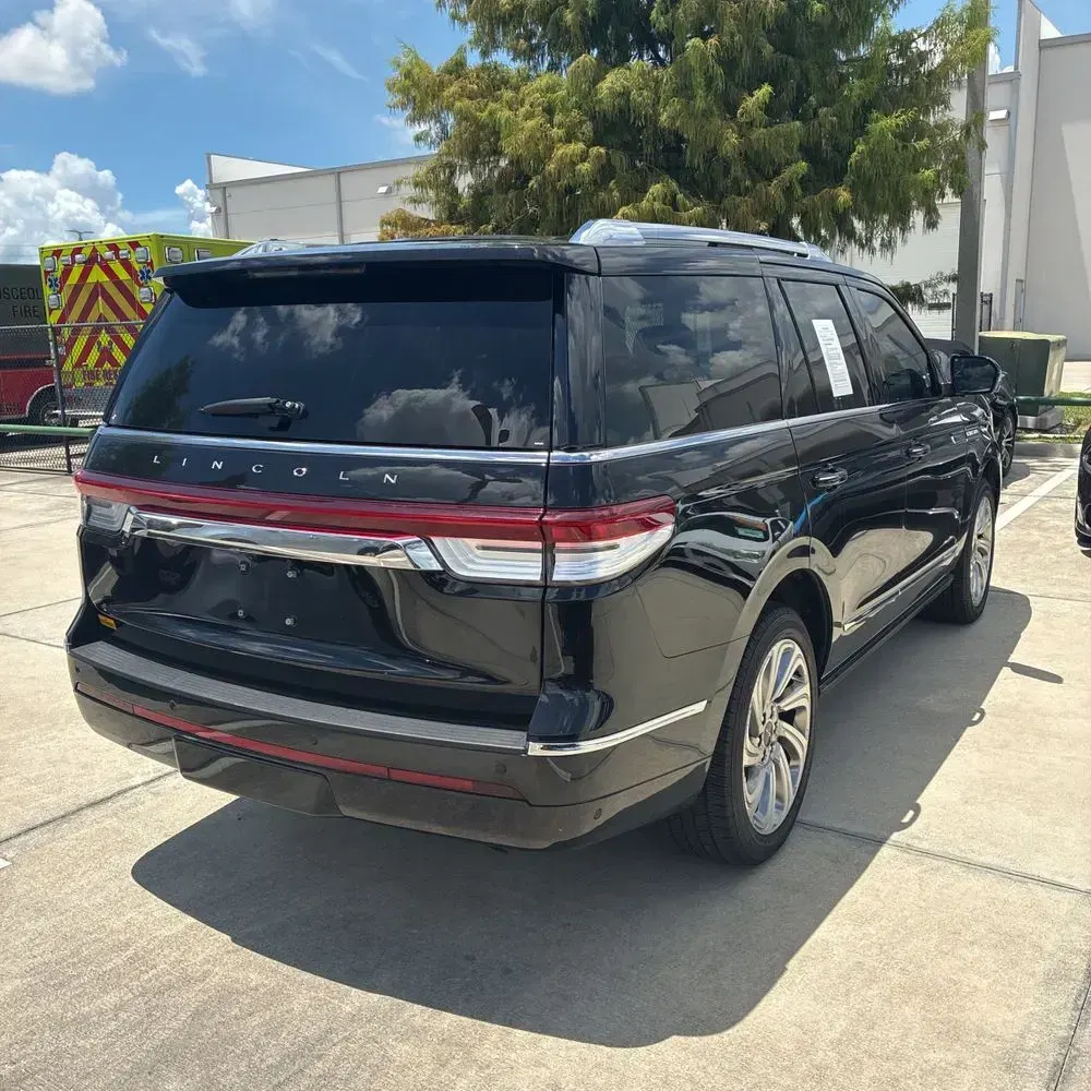 2024 Lincoln Navigator Premiere