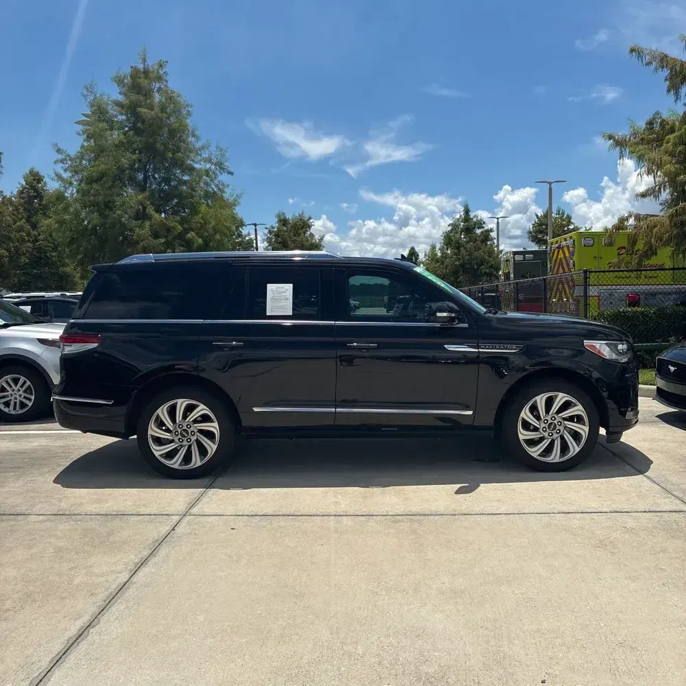 2024 Lincoln Navigator Premiere