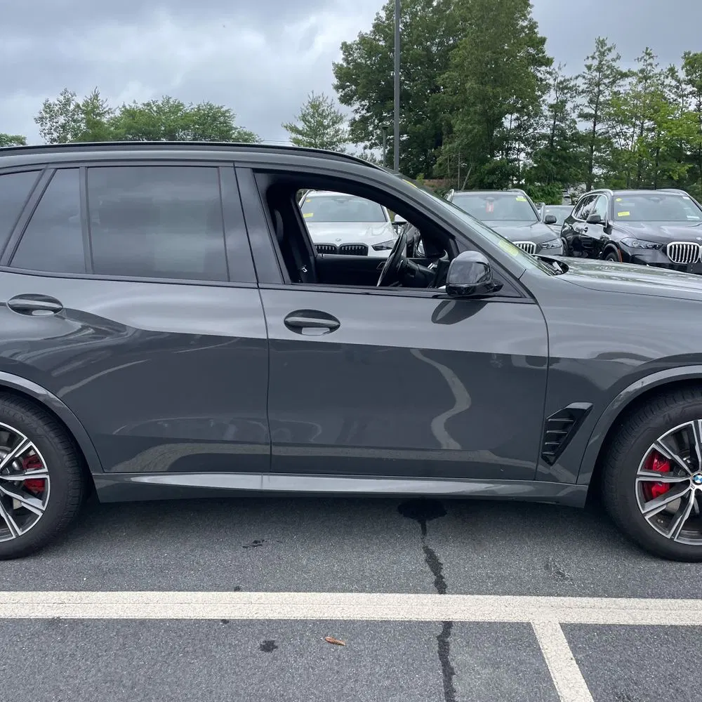 2025 BMW X5 M60i