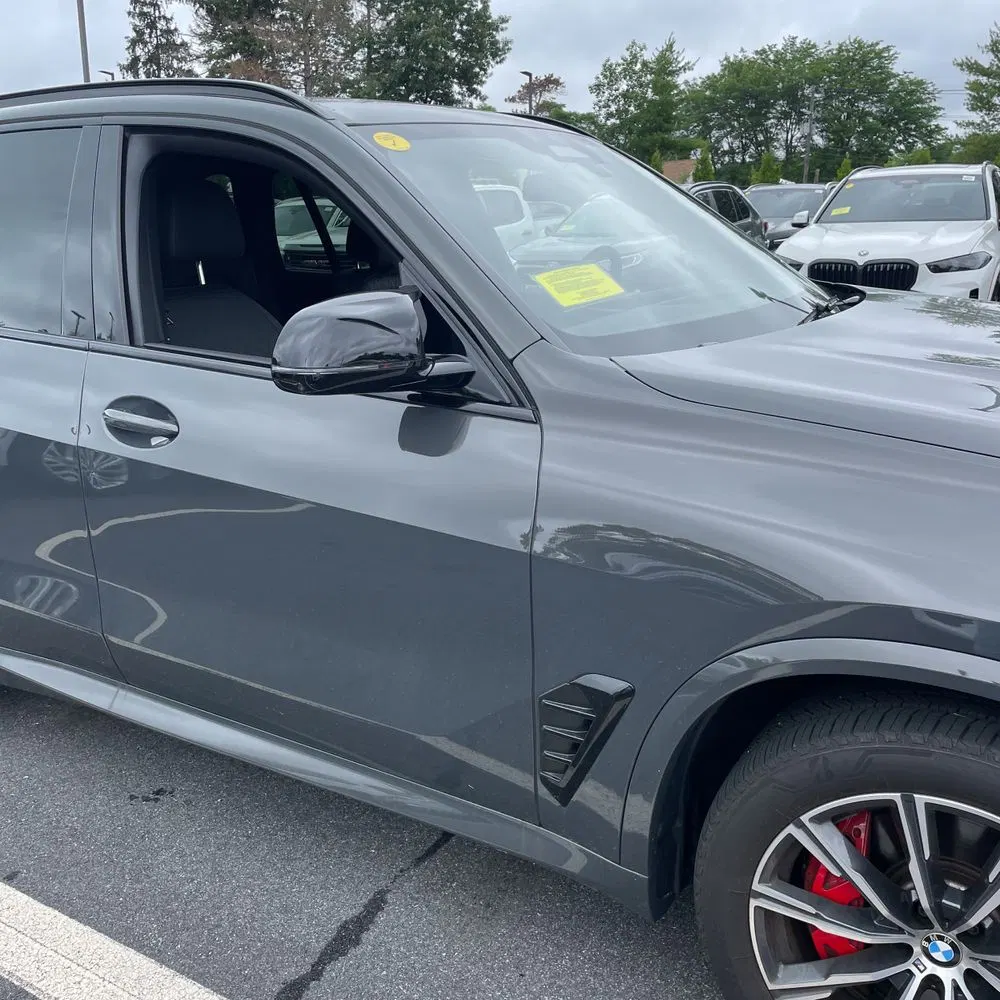 2025 BMW X5 M60i
