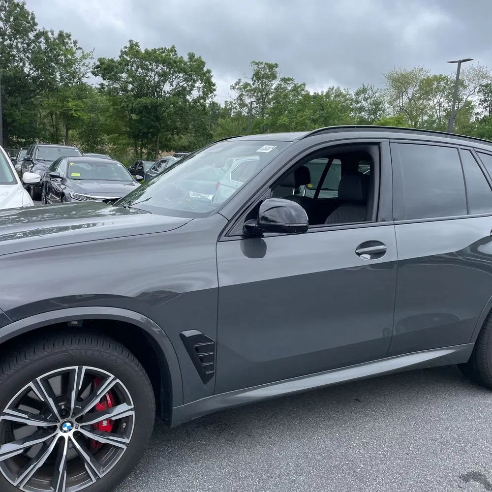 2025 BMW X5 M60i