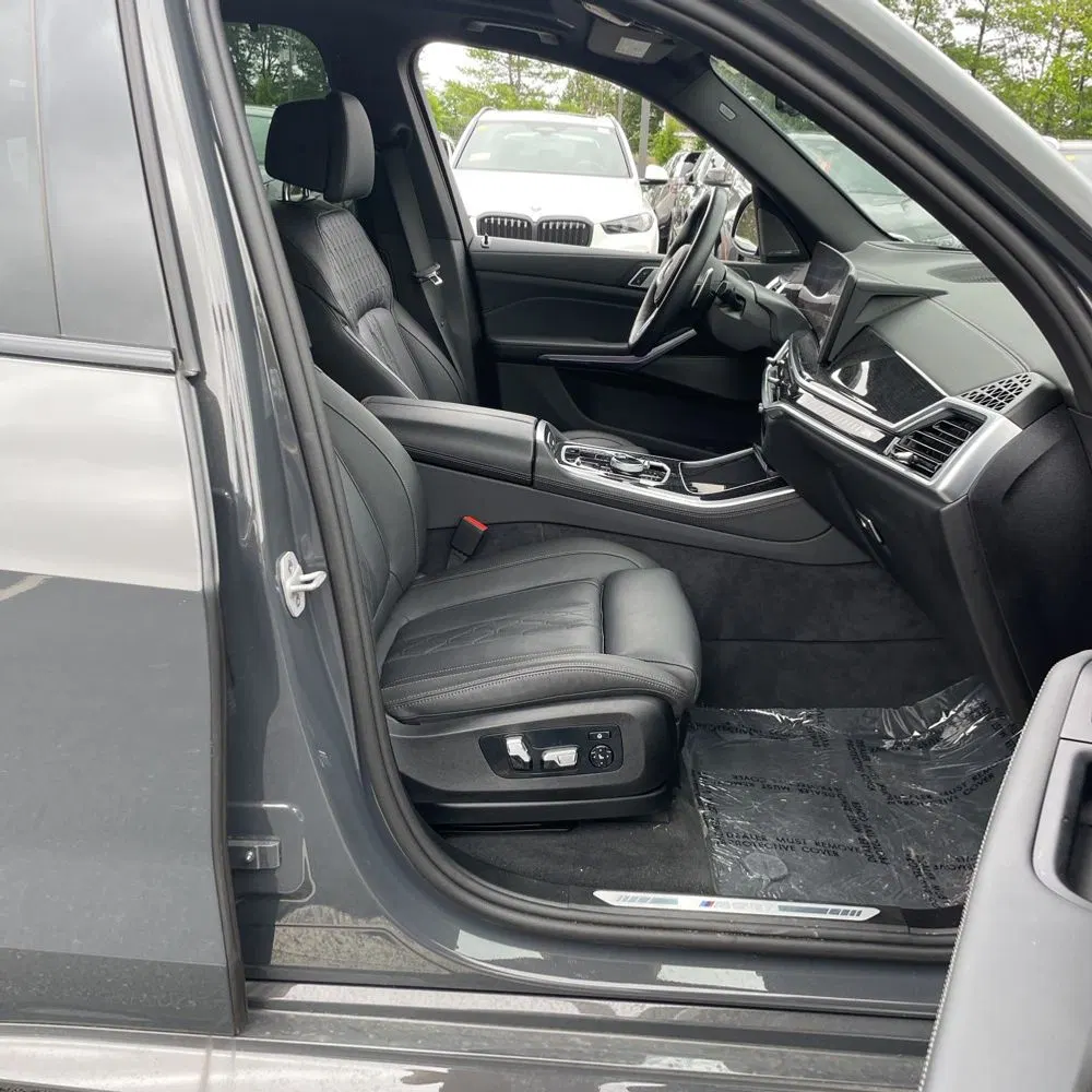 2025 BMW X5 M60i