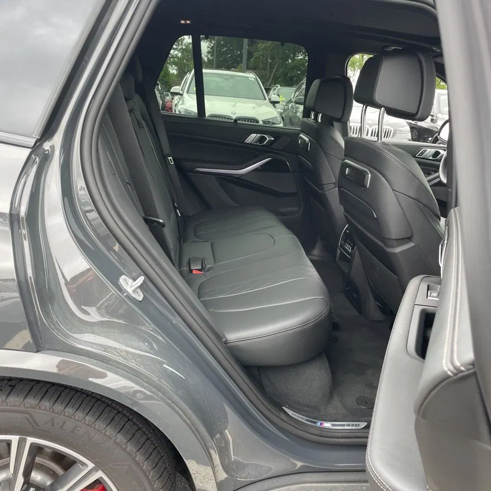 2025 BMW X5 M60i