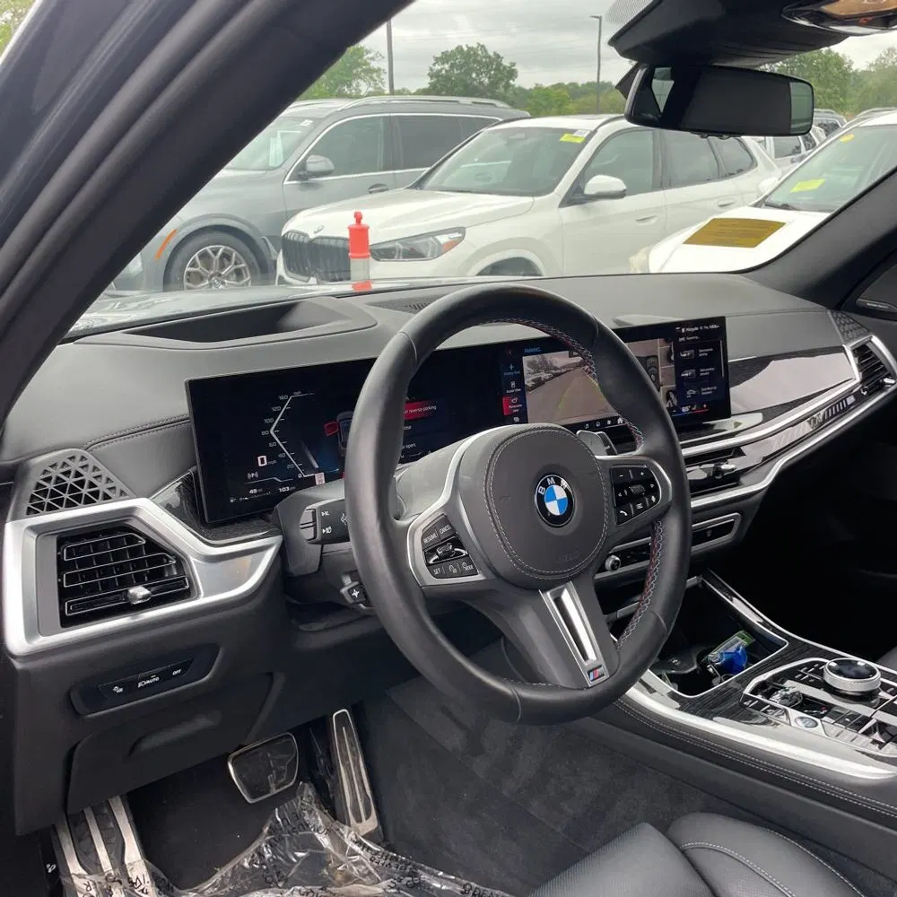 2025 BMW X5 M60i