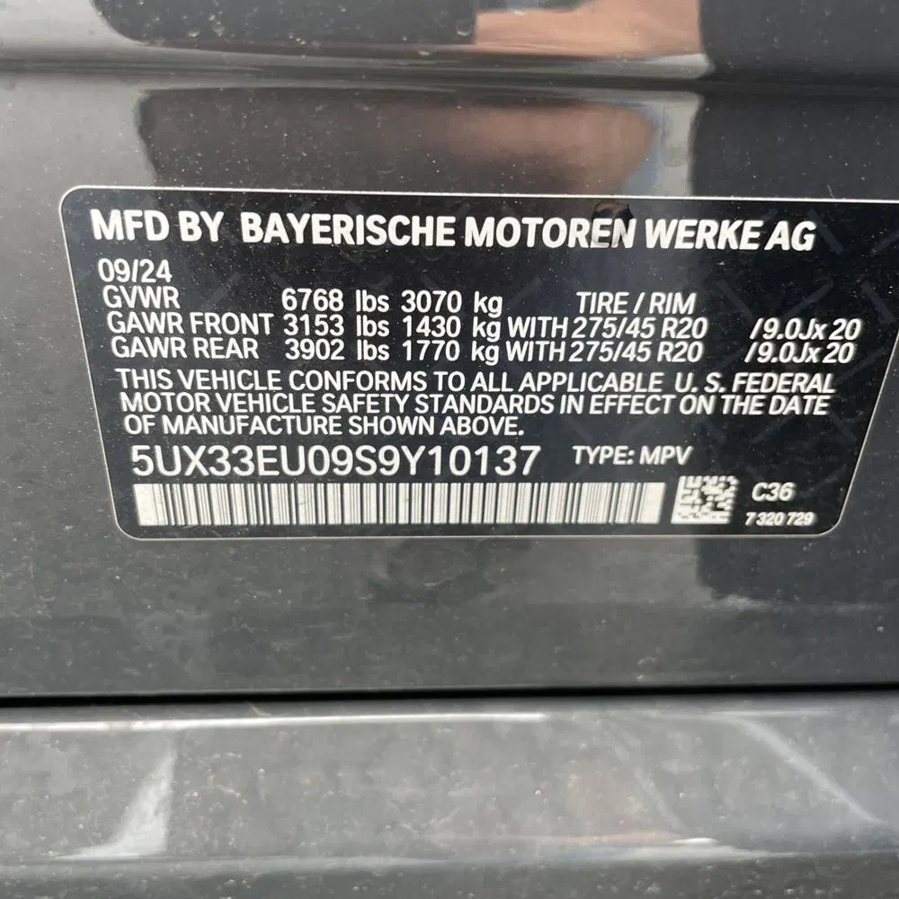 2025 BMW X5 M60i