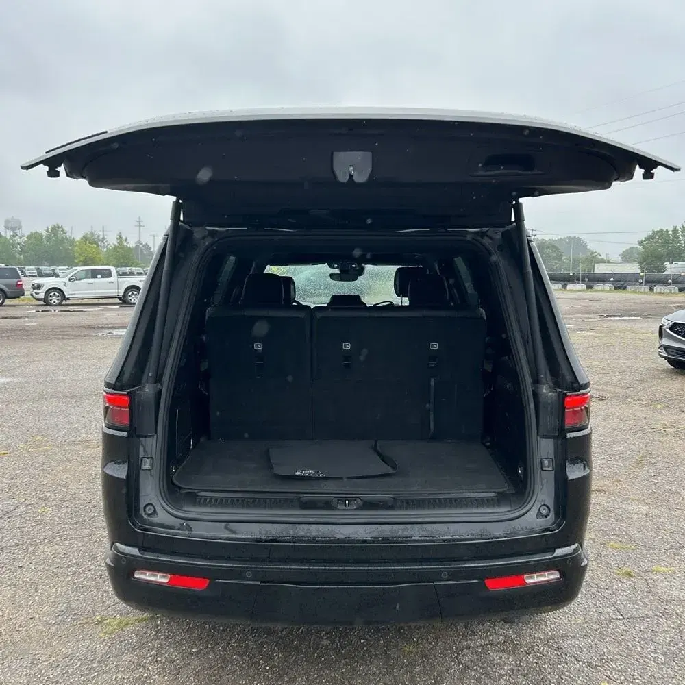 2023 Jeep Wagoneer Series II