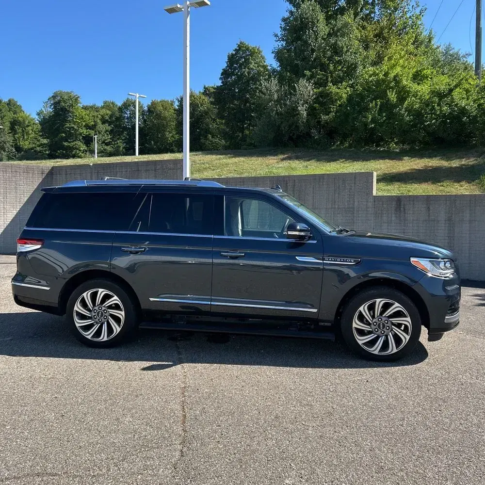 2024 Lincoln Navigator Reserve