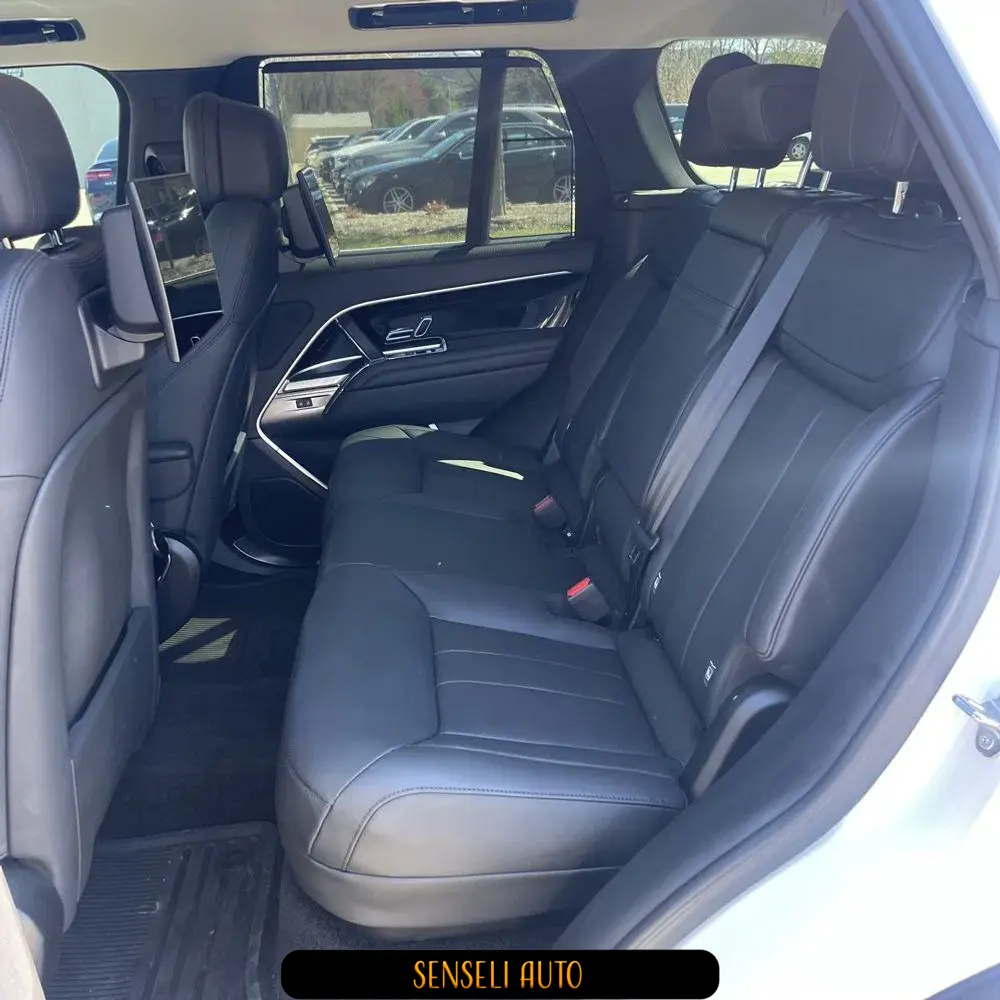 2024 Land Rover Range Rover P530 SE