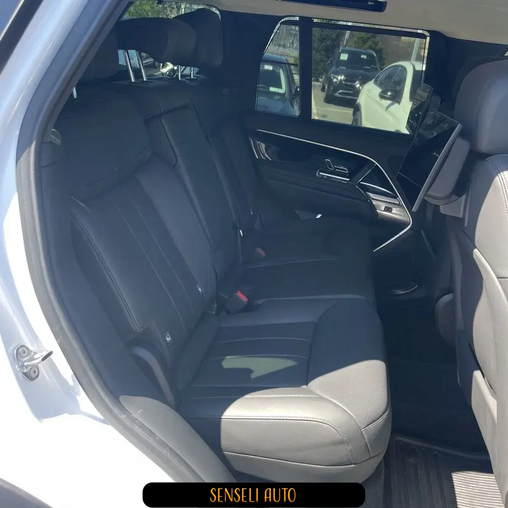 2024 Land Rover Range Rover P530 SE