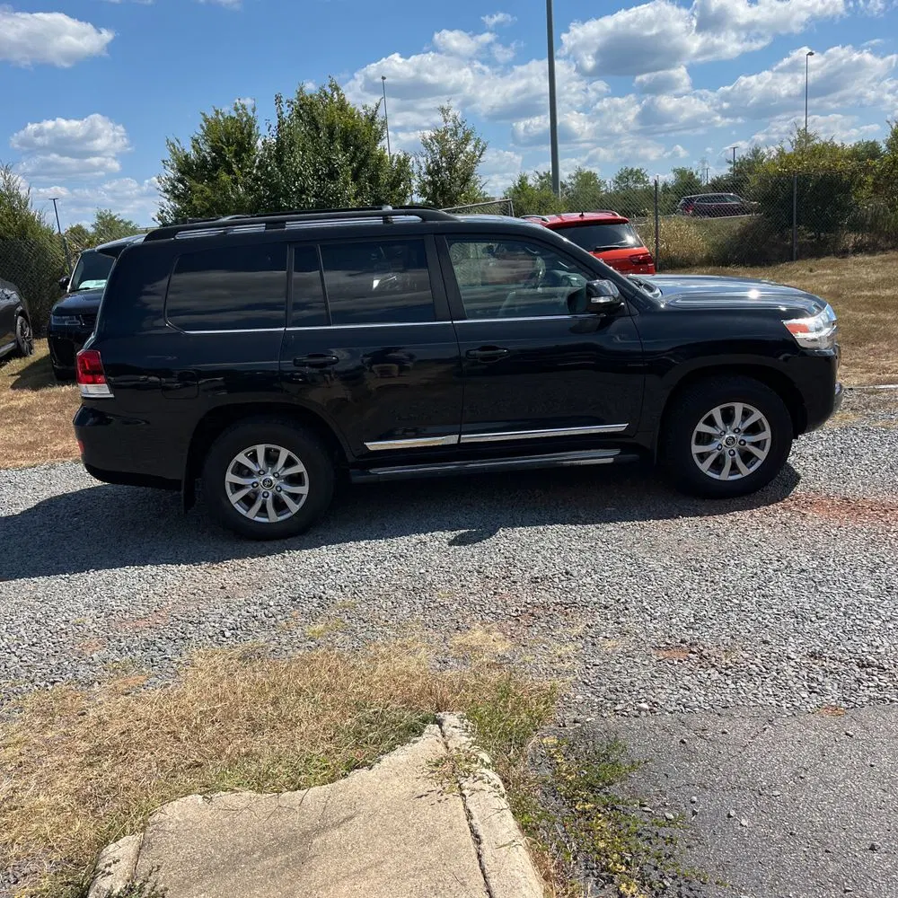2017 Toyota Land Cruiser Base