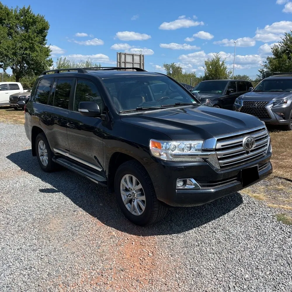 2017 Toyota Land Cruiser Base