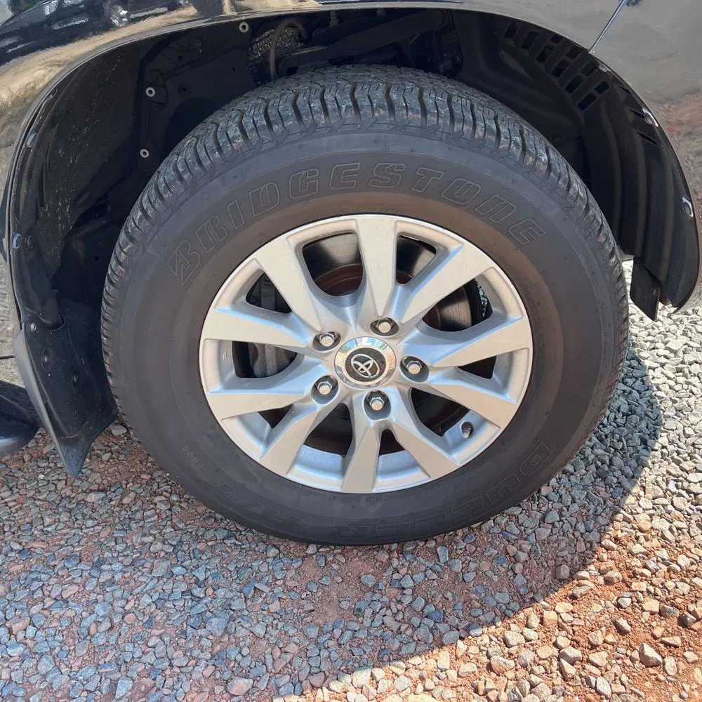 2017 Toyota Land Cruiser Base