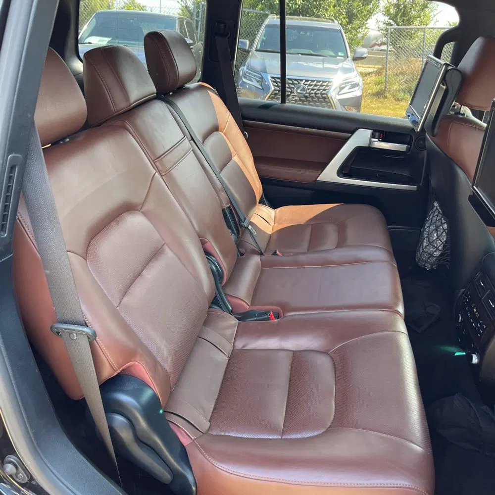 2017 Toyota Land Cruiser Base