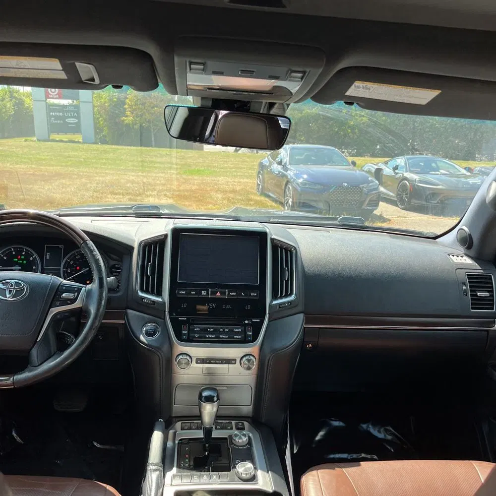 2017 Toyota Land Cruiser Base