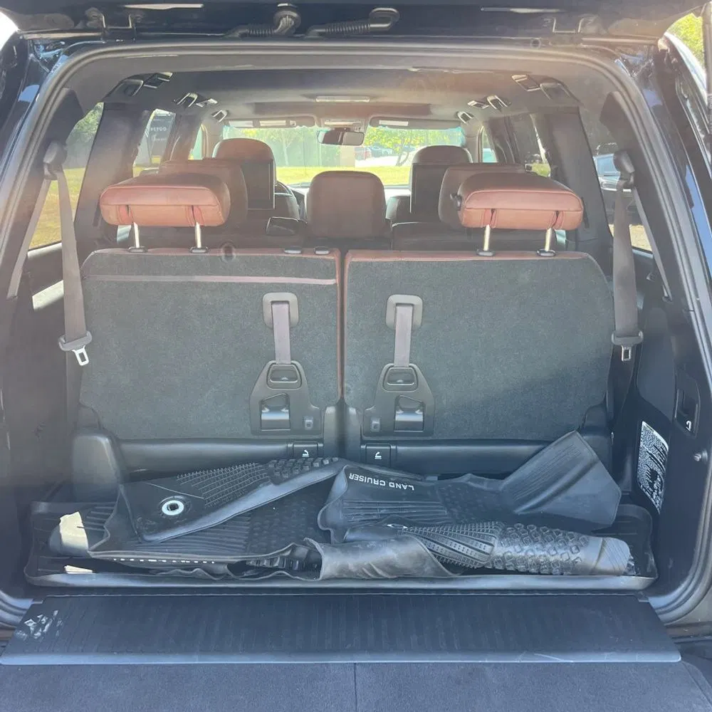 2017 Toyota Land Cruiser Base
