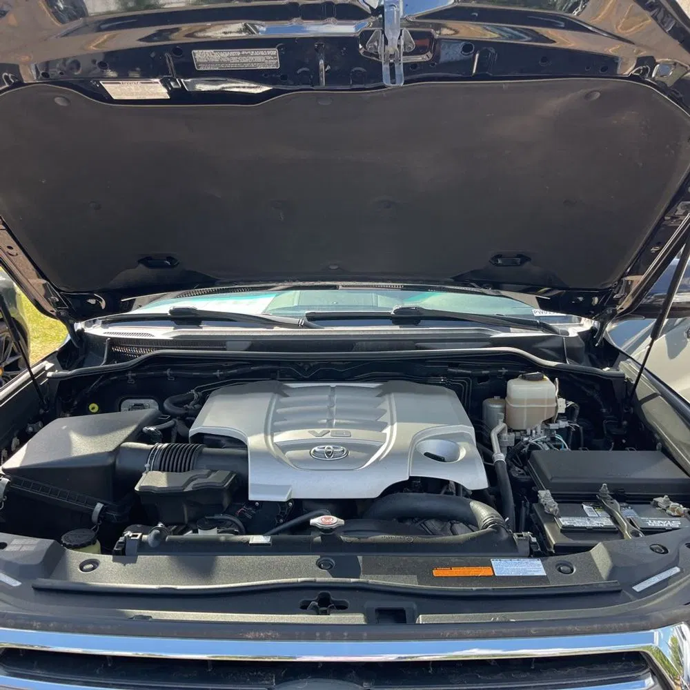 2017 Toyota Land Cruiser Base