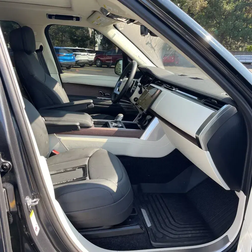 2023 Land Rover Range Rover P530 SE