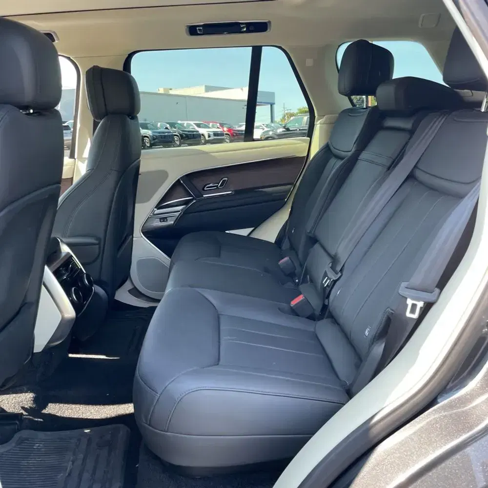 2023 Land Rover Range Rover P530 SE
