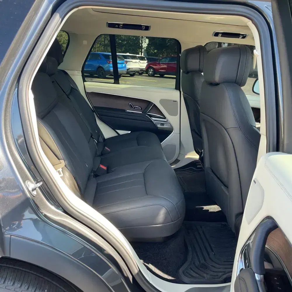 2023 Land Rover Range Rover P530 SE