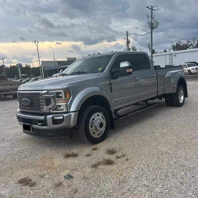 2022 Ford F-450 Super Duty Limited