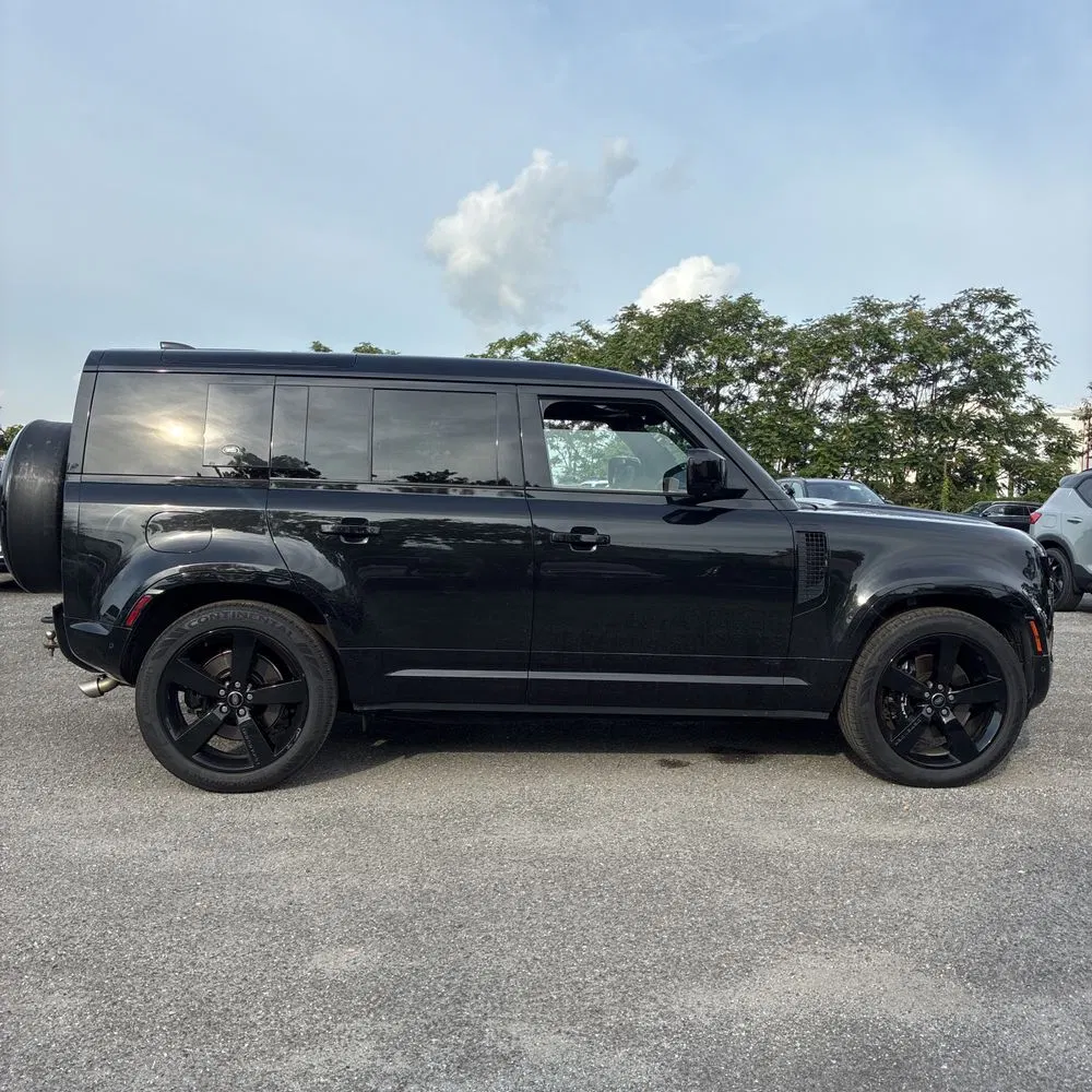 2023 Land Rover Defender 110 Carpathian Ed V8