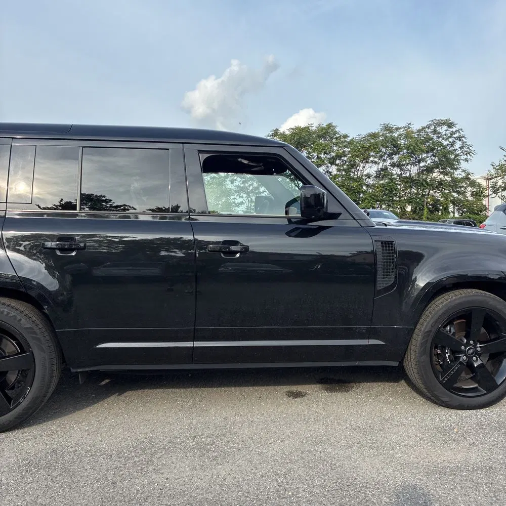 2023 Land Rover Defender 110 Carpathian Ed V8