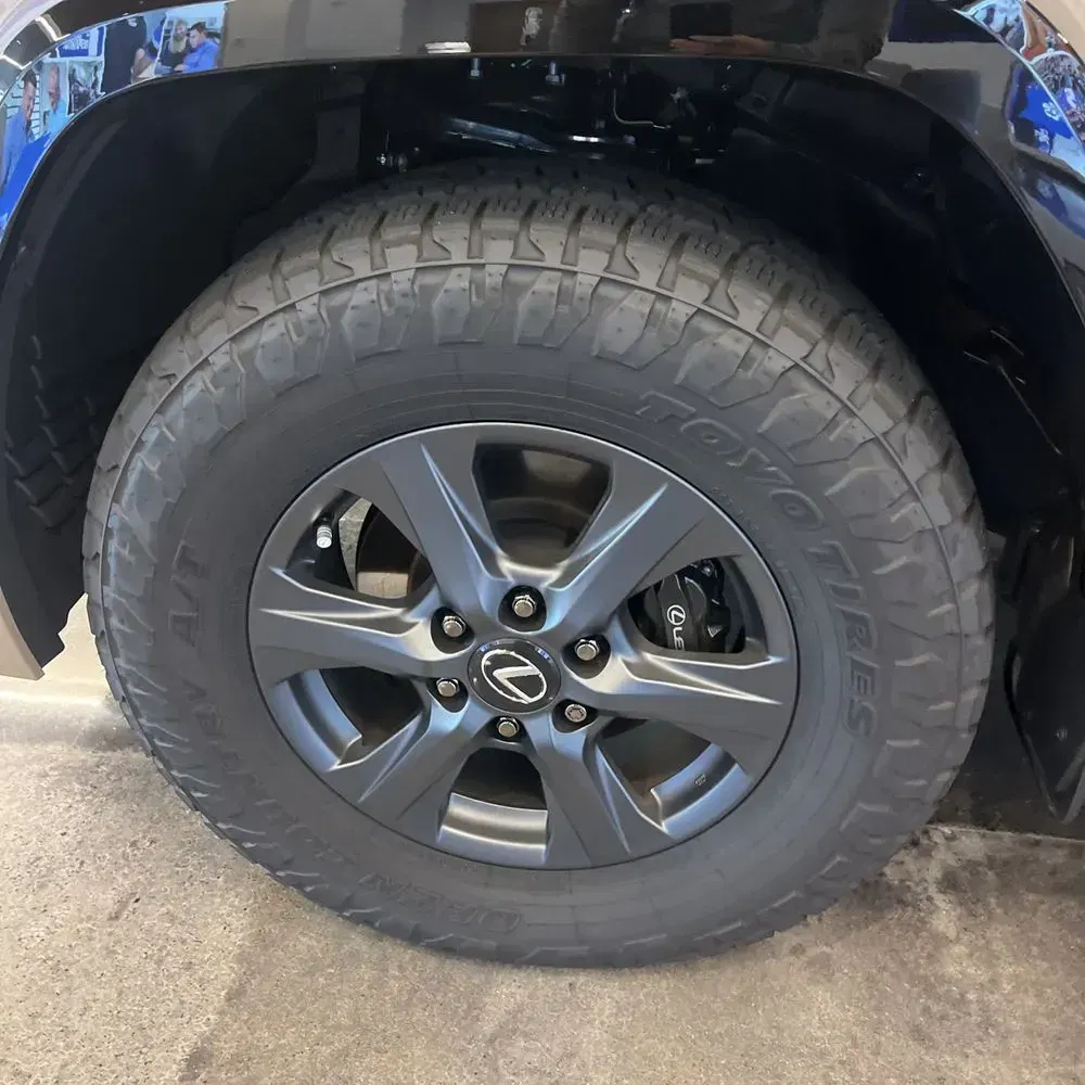 2025 Lexus LX 700h Overtrail