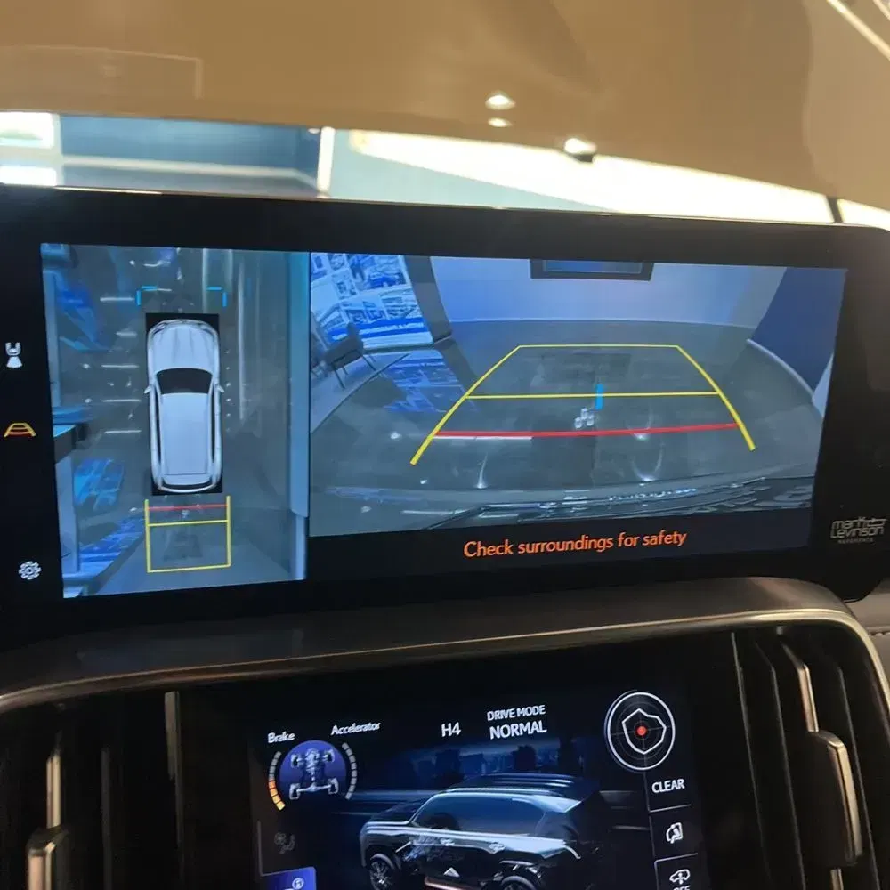 2025 Lexus LX 700h Overtrail