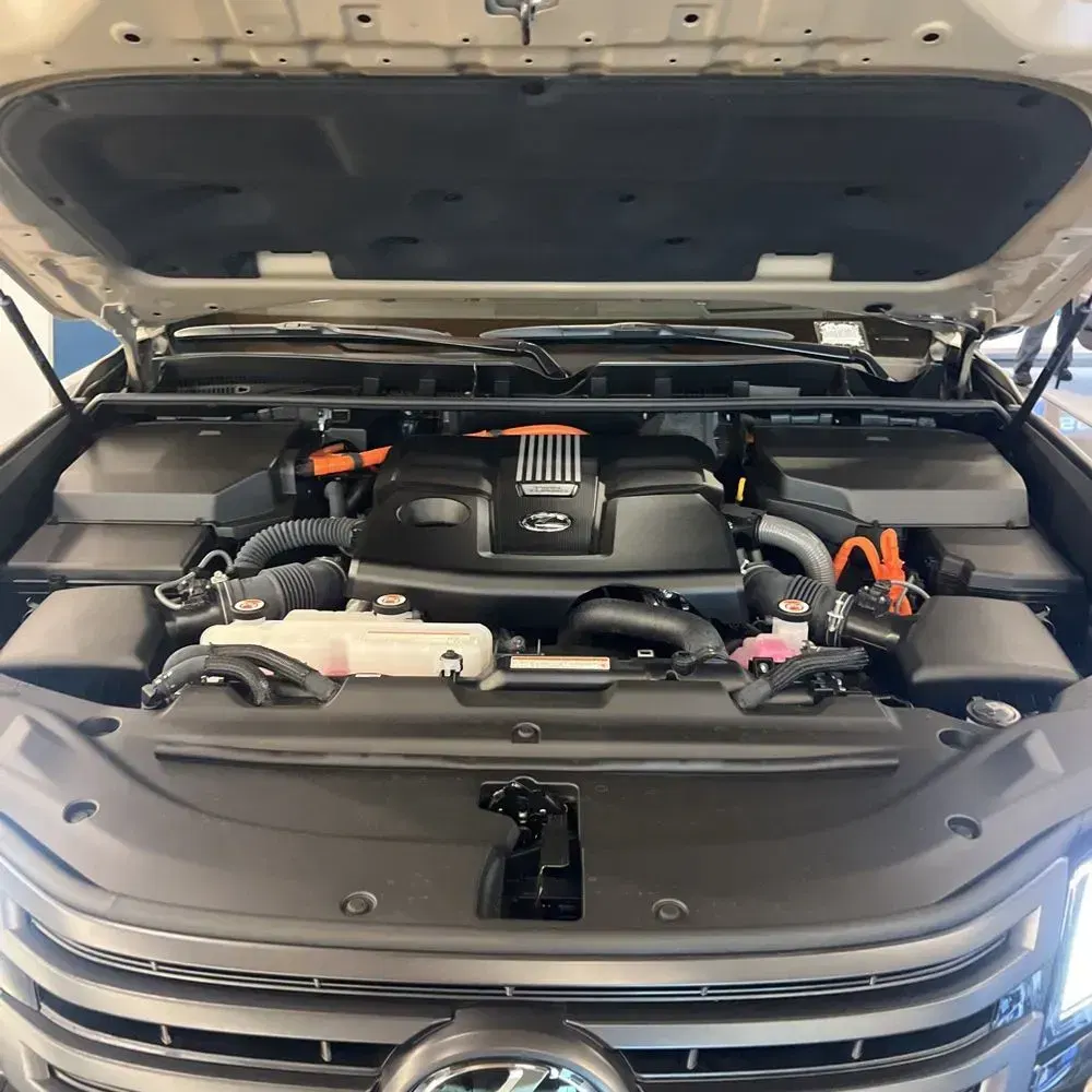 2025 Lexus LX 700h Overtrail