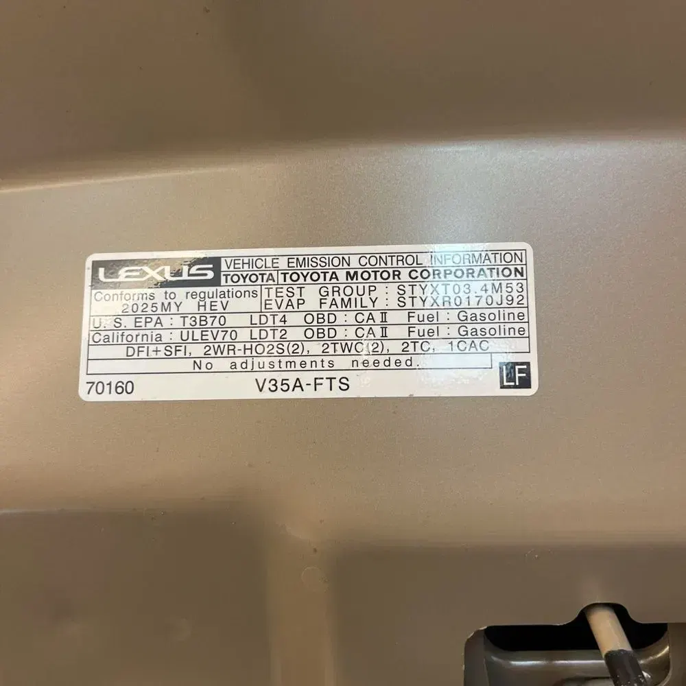 2025 Lexus LX 700h Overtrail