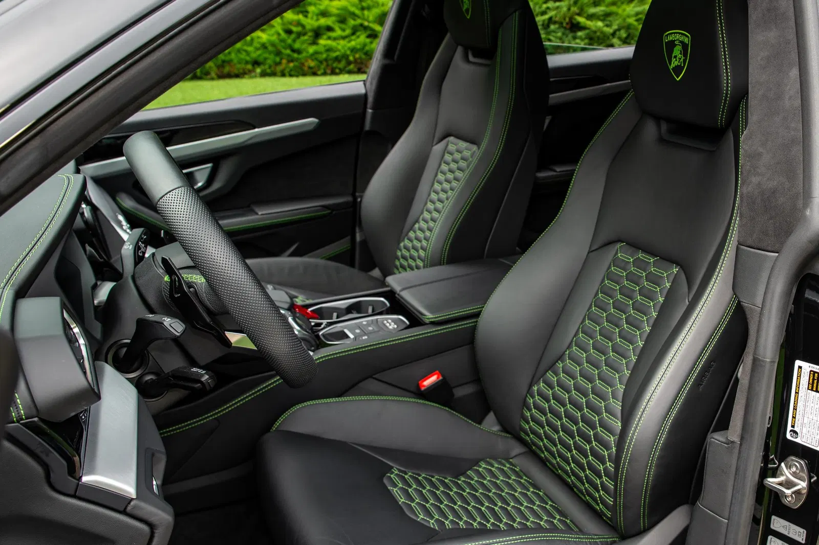 2019 Lamborghini Urus - 641-hp Turbo V8, AWD, Mostly Unmodified