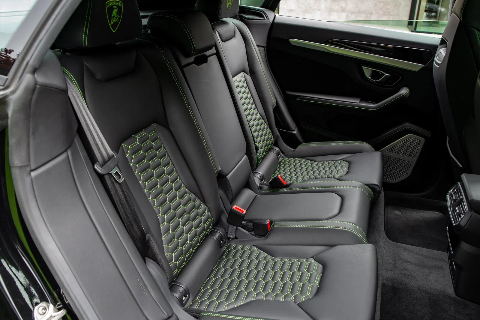2019 Lamborghini Urus - 641-hp Turbo V8, AWD, Mostly Unmodified
