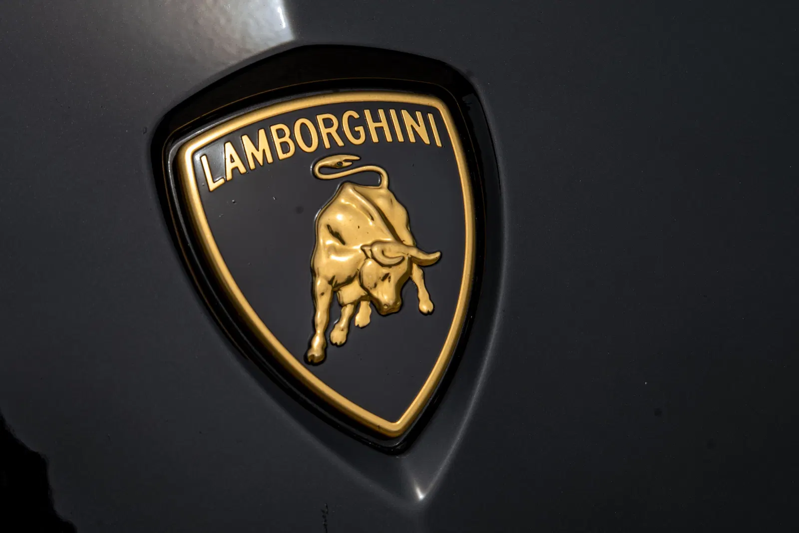 2019 Lamborghini Urus - 641-hp Turbo V8, AWD, Mostly Unmodified