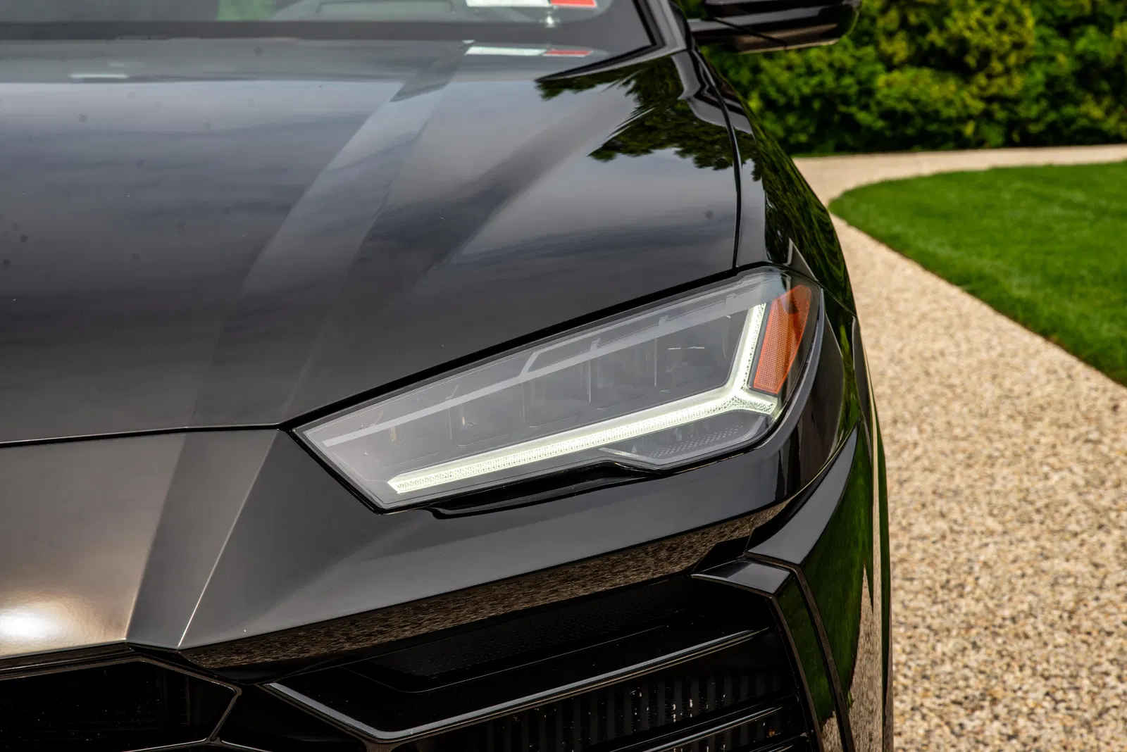 2019 Lamborghini Urus - 641-hp Turbo V8, AWD, Mostly Unmodified