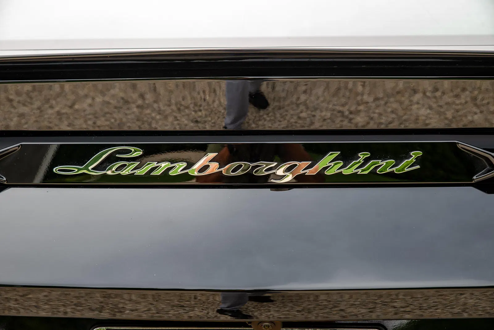 2019 Lamborghini Urus - 641-hp Turbo V8, AWD, Mostly Unmodified