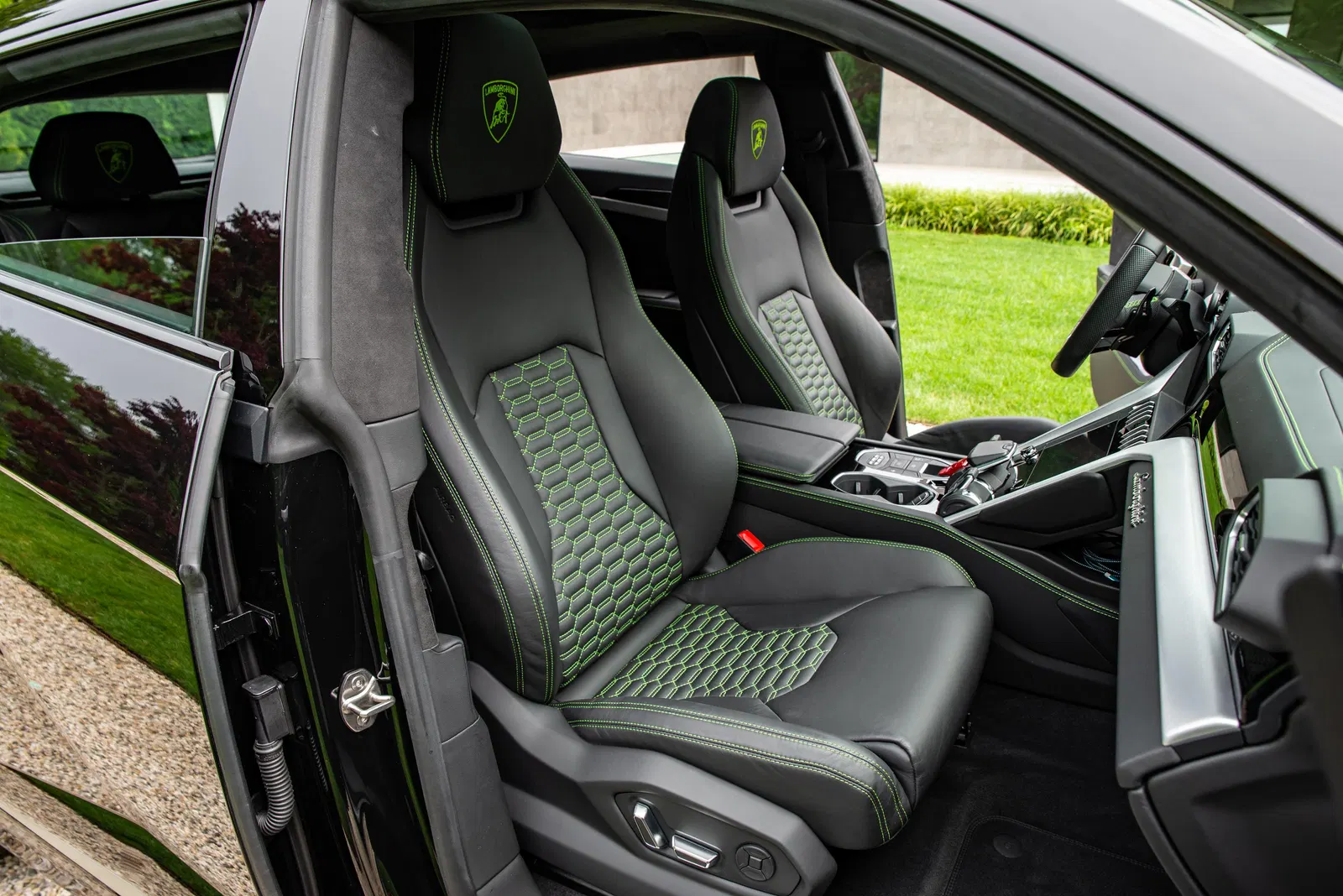 2019 Lamborghini Urus - 641-hp Turbo V8, AWD, Mostly Unmodified