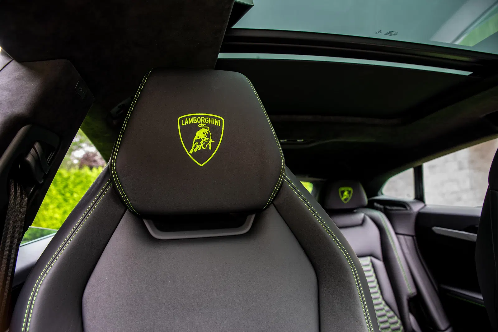 2019 Lamborghini Urus - 641-hp Turbo V8, AWD, Mostly Unmodified