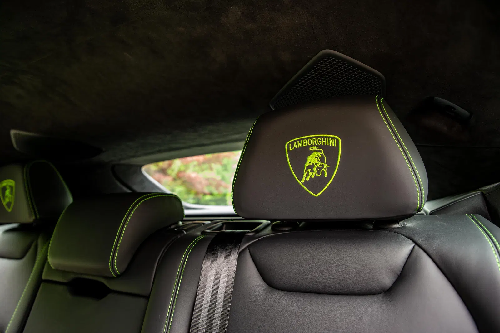 2019 Lamborghini Urus - 641-hp Turbo V8, AWD, Mostly Unmodified