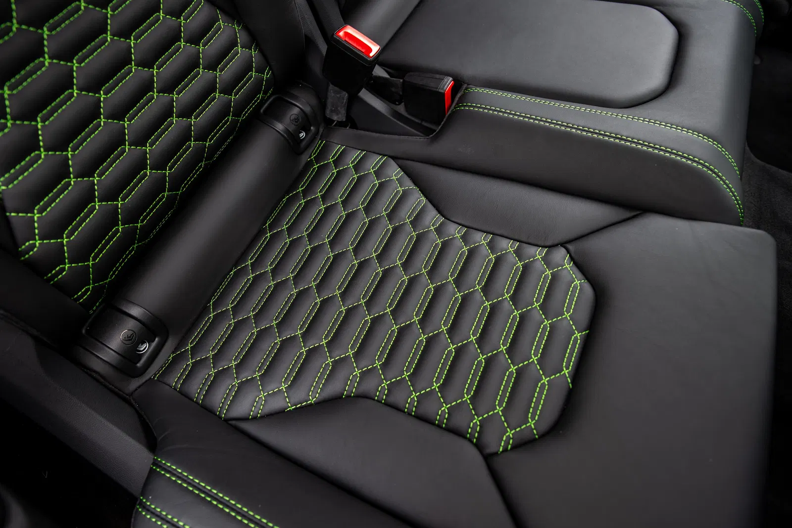 2019 Lamborghini Urus - 641-hp Turbo V8, AWD, Mostly Unmodified