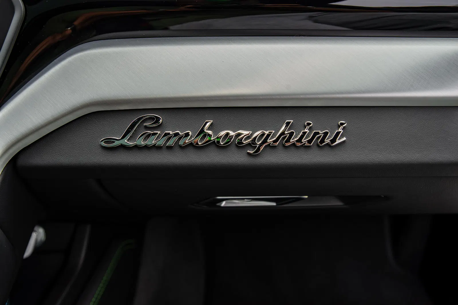 2019 Lamborghini Urus - 641-hp Turbo V8, AWD, Mostly Unmodified