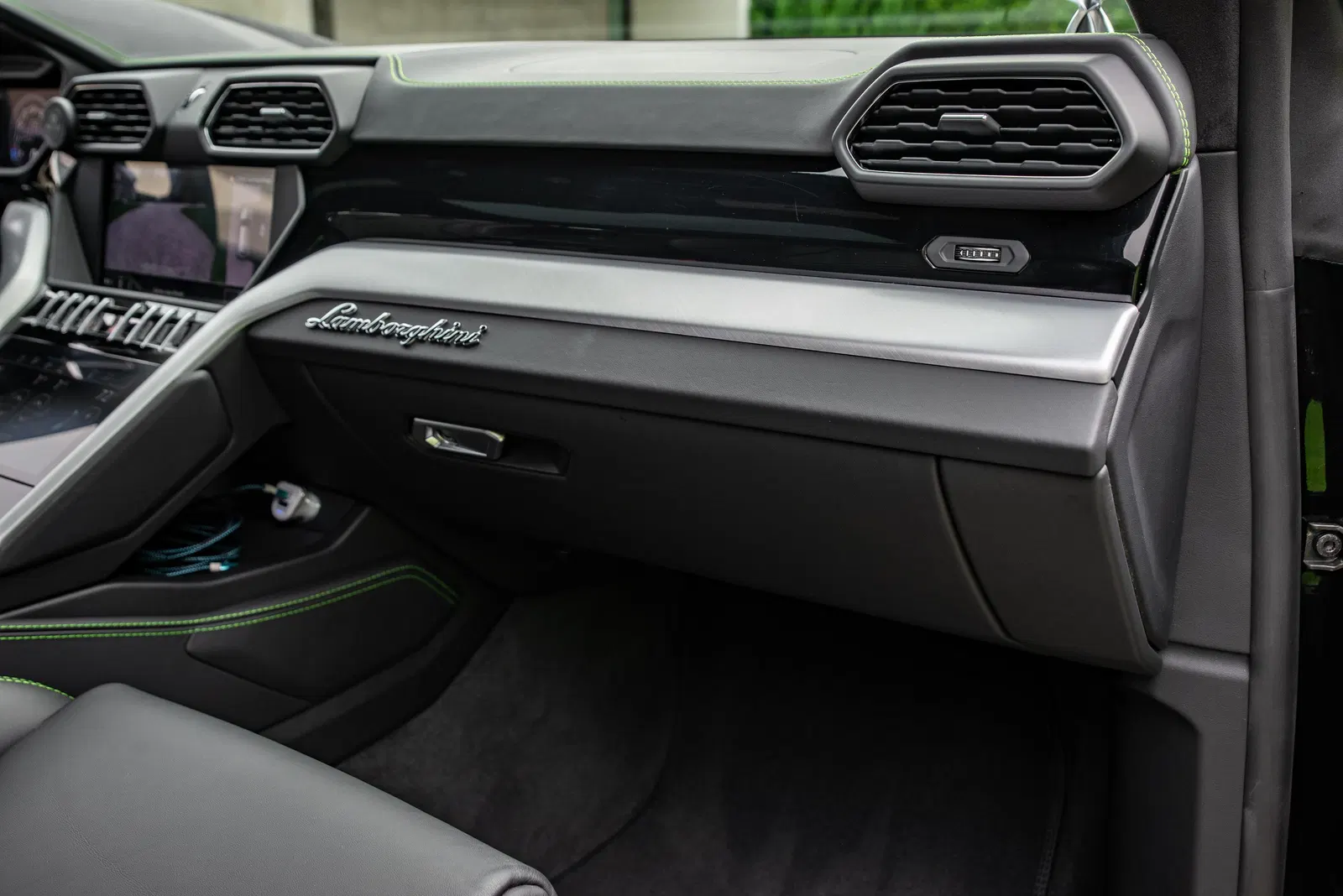2019 Lamborghini Urus - 641-hp Turbo V8, AWD, Mostly Unmodified