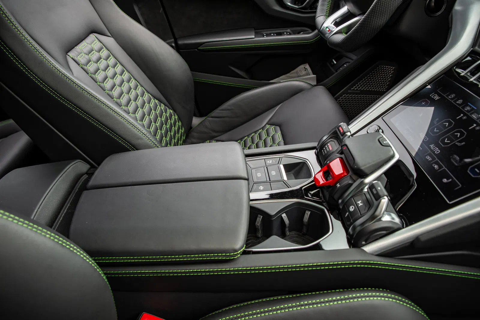 2019 Lamborghini Urus - 641-hp Turbo V8, AWD, Mostly Unmodified
