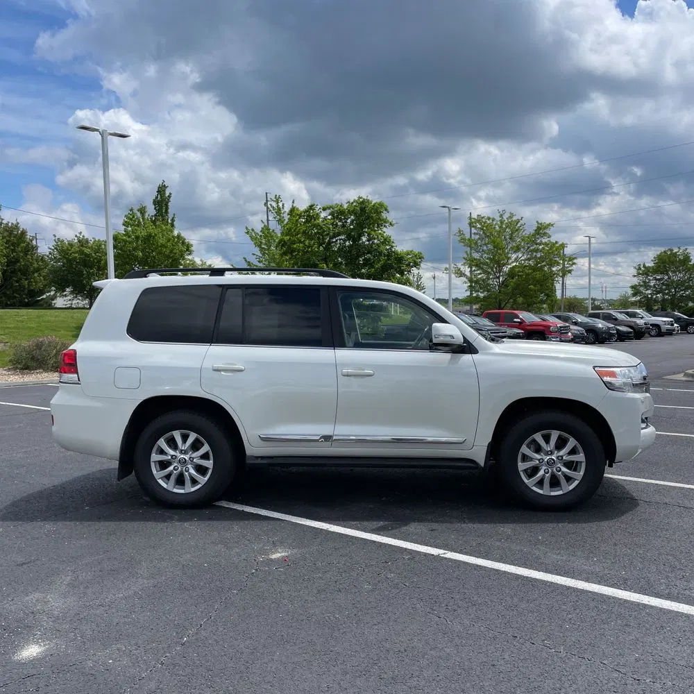 2020 Toyota Land Cruiser Base