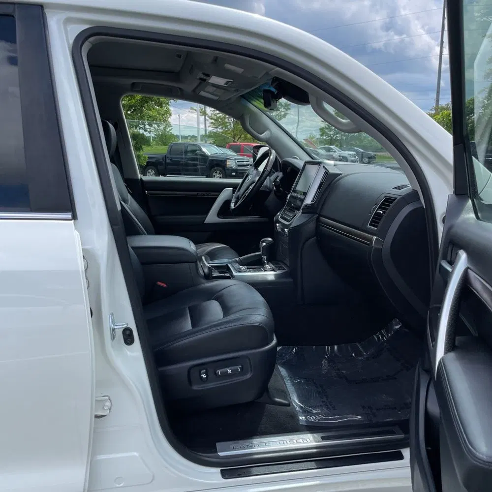 2020 Toyota Land Cruiser Base