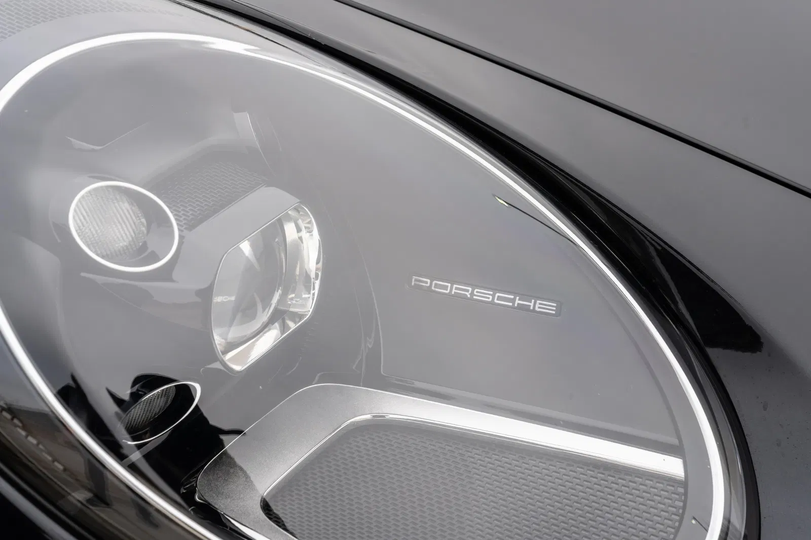 2020 Porsche 911 Carrera 4S Coupe - 443-hp Twin-Turbo Flat-6, AWD, Sport and Premium Packages